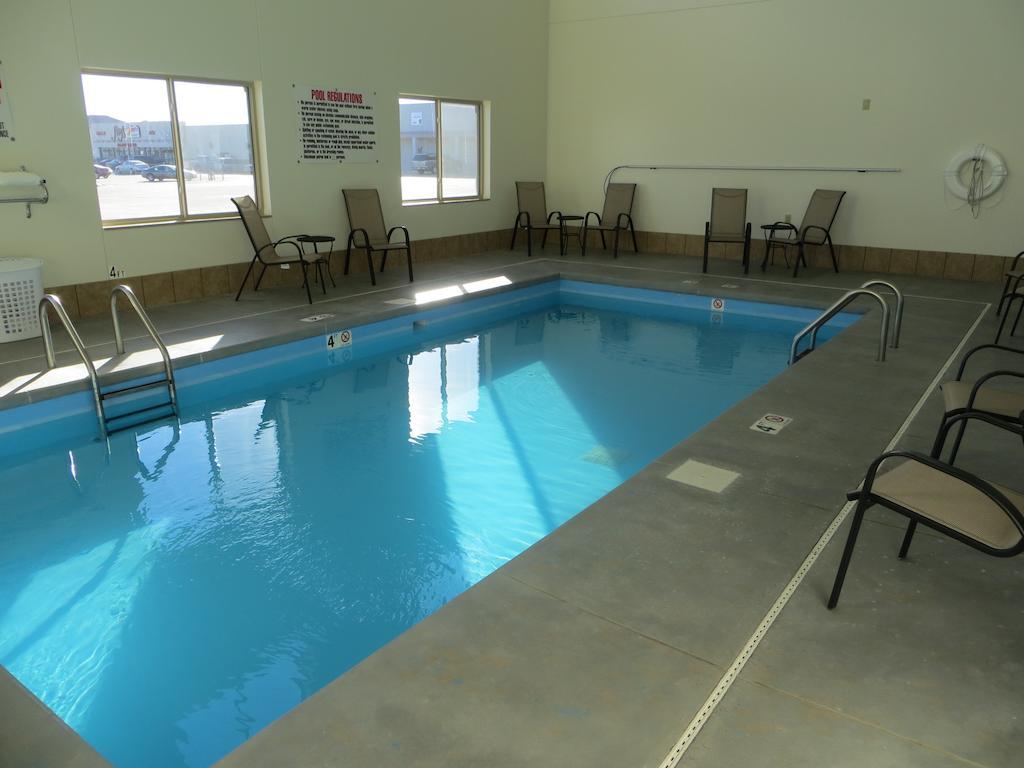 The Edgewood Hotel And Suites Fairbury 외부 사진
