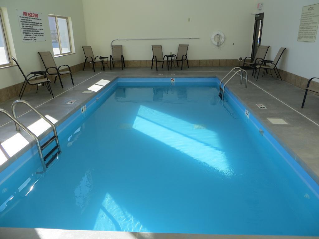 The Edgewood Hotel And Suites Fairbury 외부 사진