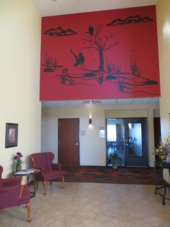 The Edgewood Hotel And Suites Fairbury 외부 사진