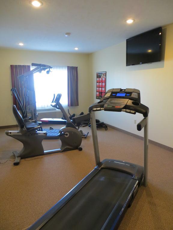 The Edgewood Hotel And Suites Fairbury 외부 사진
