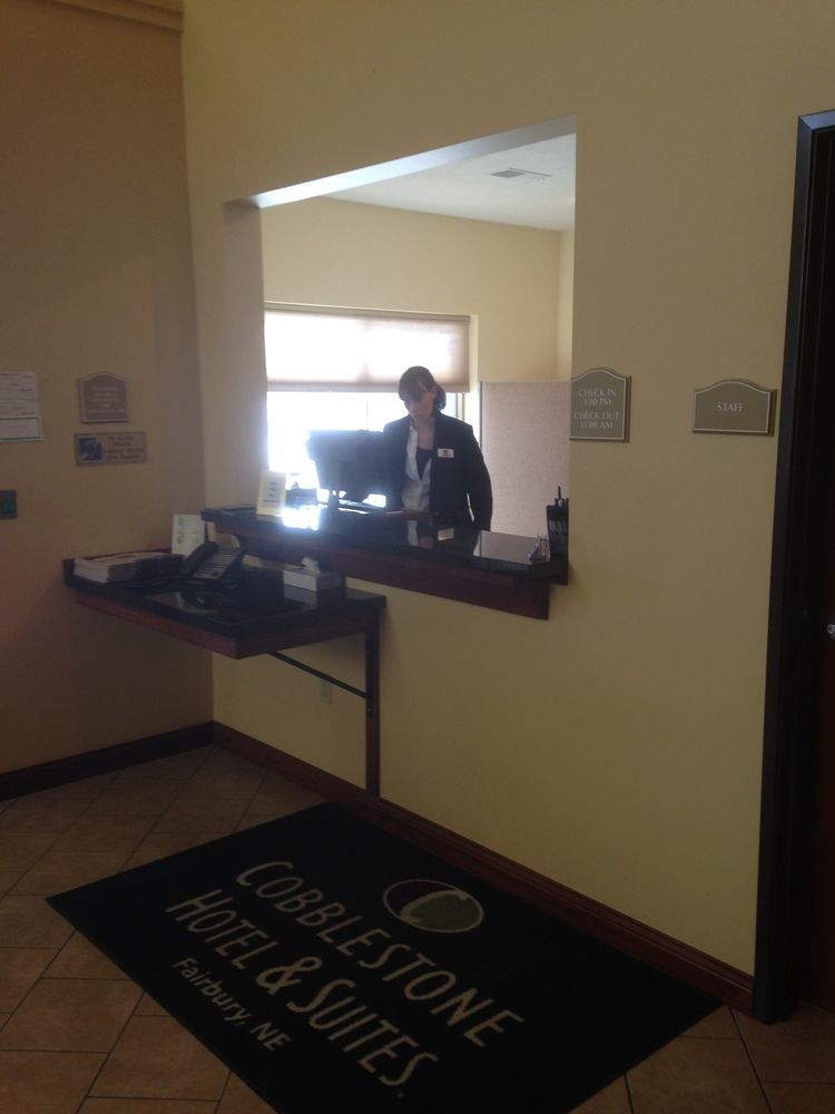 The Edgewood Hotel And Suites Fairbury 외부 사진