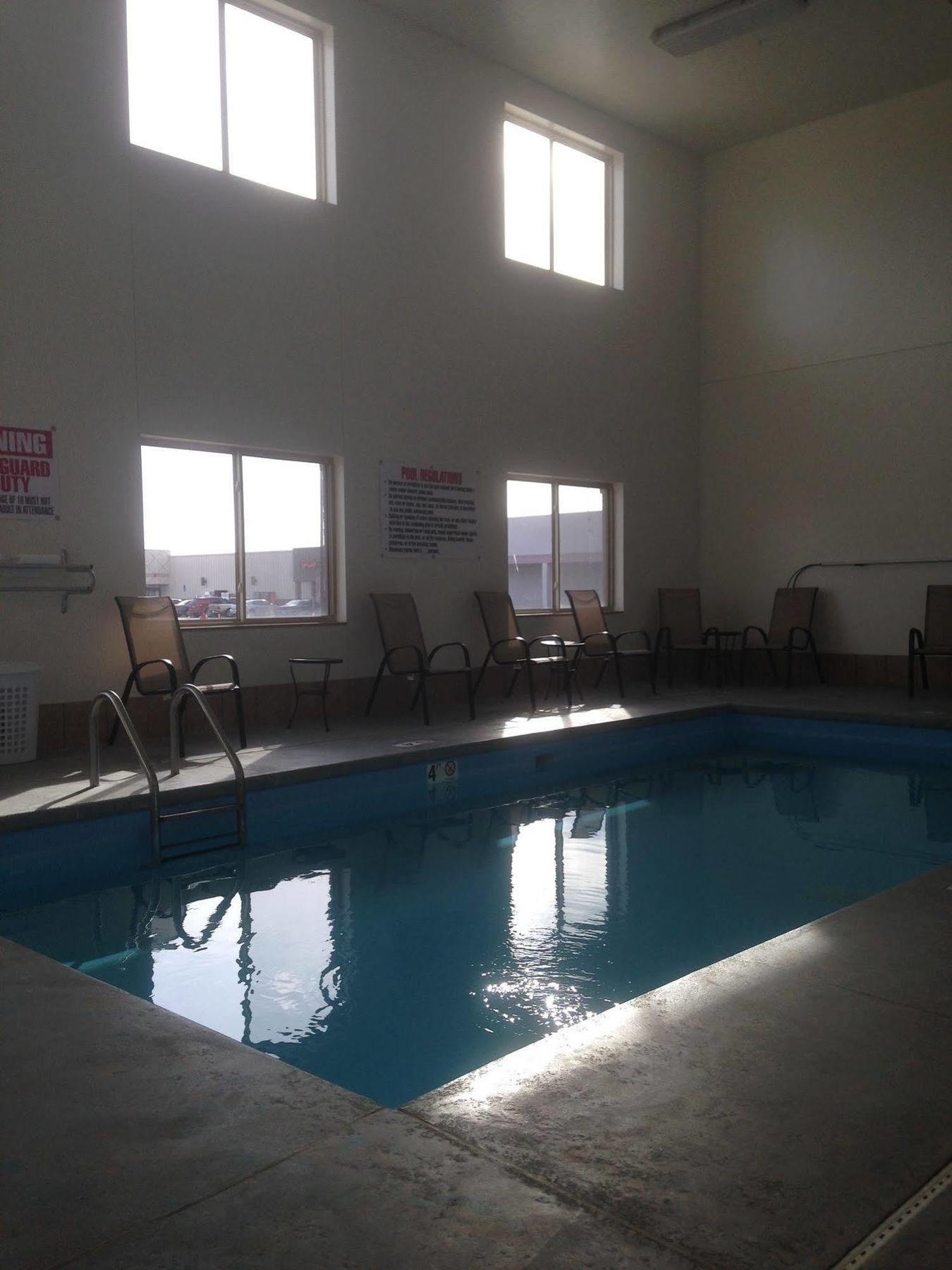 The Edgewood Hotel And Suites Fairbury 외부 사진