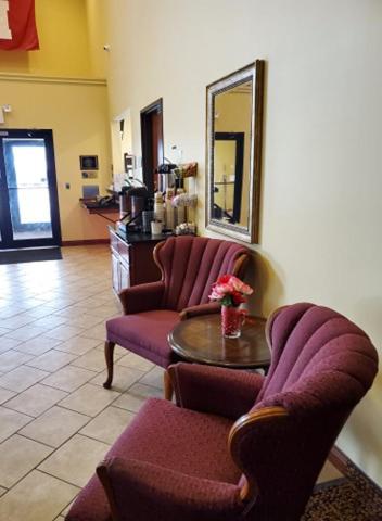 The Edgewood Hotel And Suites Fairbury 외부 사진